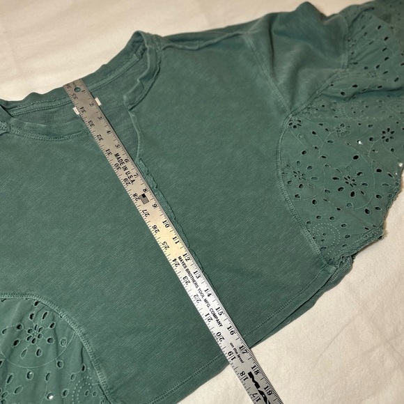 Anthropologie Pilcro Batwing Eyelet Top Medium Sage Green Cropped EUC - Picture 6 of 12